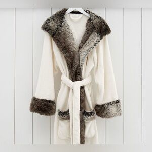Pottery Barn Faux Fur Gray Ombré Robe OS